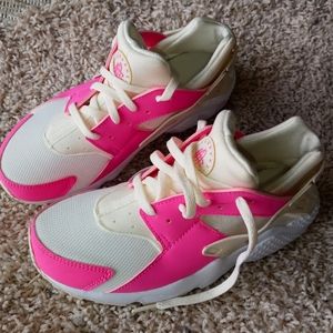 COPY - Nike Huraches